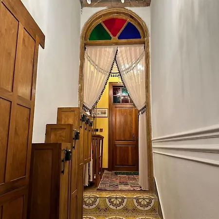 Beyoglu'nun Kalbinde Yueksek Tavanli *