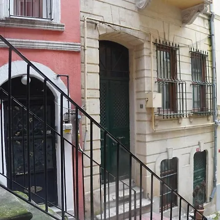 公寓 Beyoglu'nun Kalbinde Yueksek Tavanli *