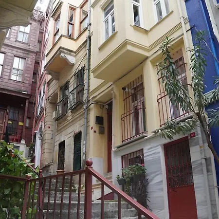 Beyoglu'nun Kalbinde Yueksek Tavanli شقة اسطنبول